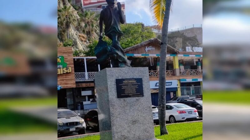 De los Beatles a Pablo Neruda. ¿Qué se monumentaliza hoy en Mazatlán?